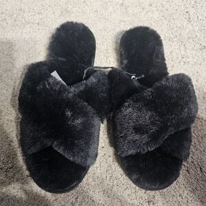 Cozy Black Faux Fur Women's Slippers